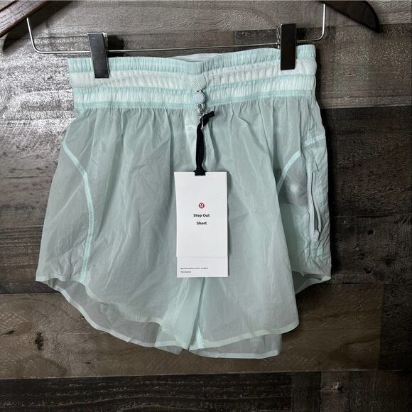 NWT Lululemon Step Out High Rise Short 2 - Picture 4 of 5